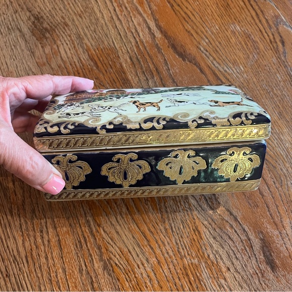 Decorating Box - Picture 2 of 11